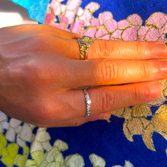 Maui Divers Living Heirloom Ring in White Gold with Diamond